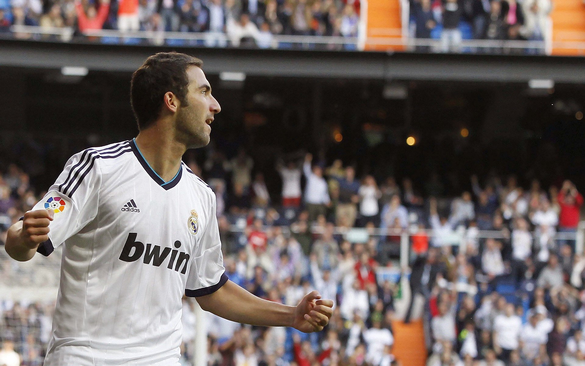 九游平台官网-逆境中崛起的“战士”:那些在低迷后焕发新活力的球员眼前一亮